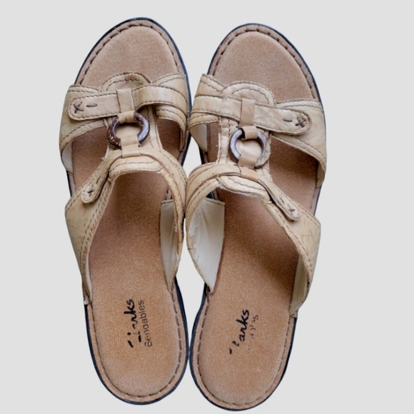 CLARKS Bendables Women's Sz 10 Nikki Peridot Leather T Strap Slide Sandal Tan - Picture 5 of 11